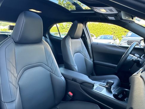 Certified 2025 Lexus UX 300h FWD w/ Accessory Package (Z2) image 30