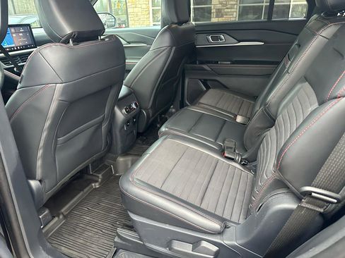 Used 2025 Ford Explorer ST-Line w/ Premium Package image 16