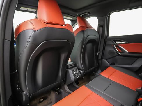 Used 2025 BMW X1 xDrive28i w/ Technology Package image 21