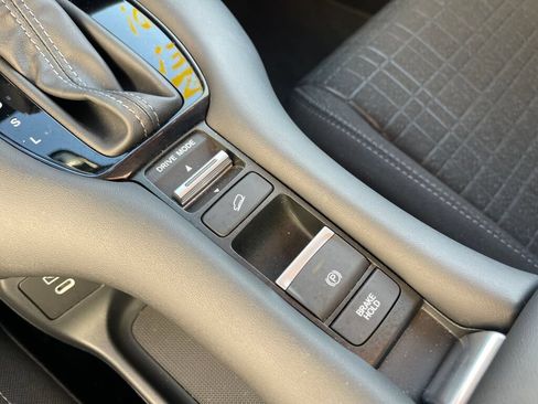 Certified 2024 Honda HR-V LX image 14