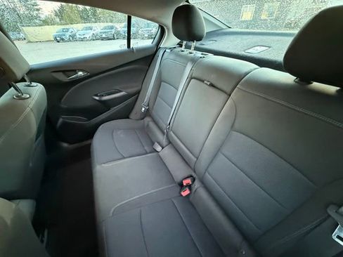 Used 2017 Chevrolet Cruze LT FWD image 55