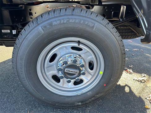New 2026 Ford F250 XL w/ XL Chrome Package image 14