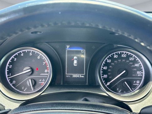 Used 2022 Toyota Camry SE FWD image 27