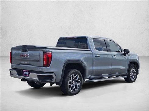 Used 2025 GMC Sierra 1500 SLT RWD image 5