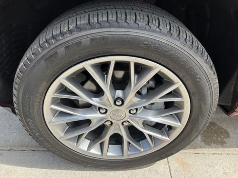 Certified 2025 Jeep Grand Cherokee Summit AWD/4WD image 9