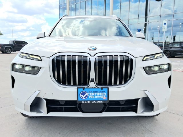 Used 2023 BMW X7 xDrive40i w/ Parking Assistance Package AWD/4WD image 3