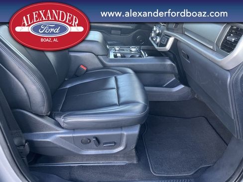 Used 2024 Ford Expedition XLT image 14