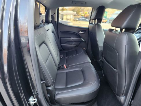 Used 2017 GMC Canyon SLT w/ Driver Alert Package image 17