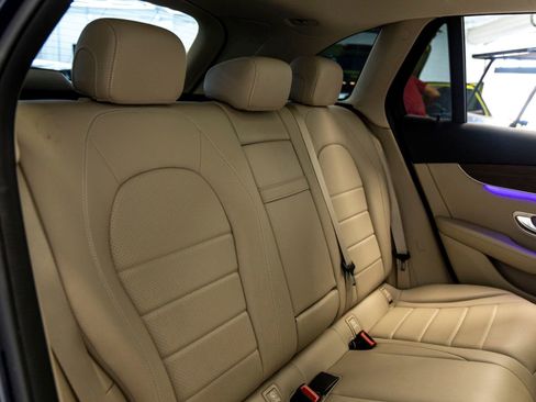 Used 2022 Mercedes-Benz GLC 300 4MATIC image 24