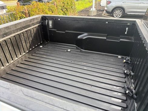 Certified 2020 Toyota Tacoma SR image 3