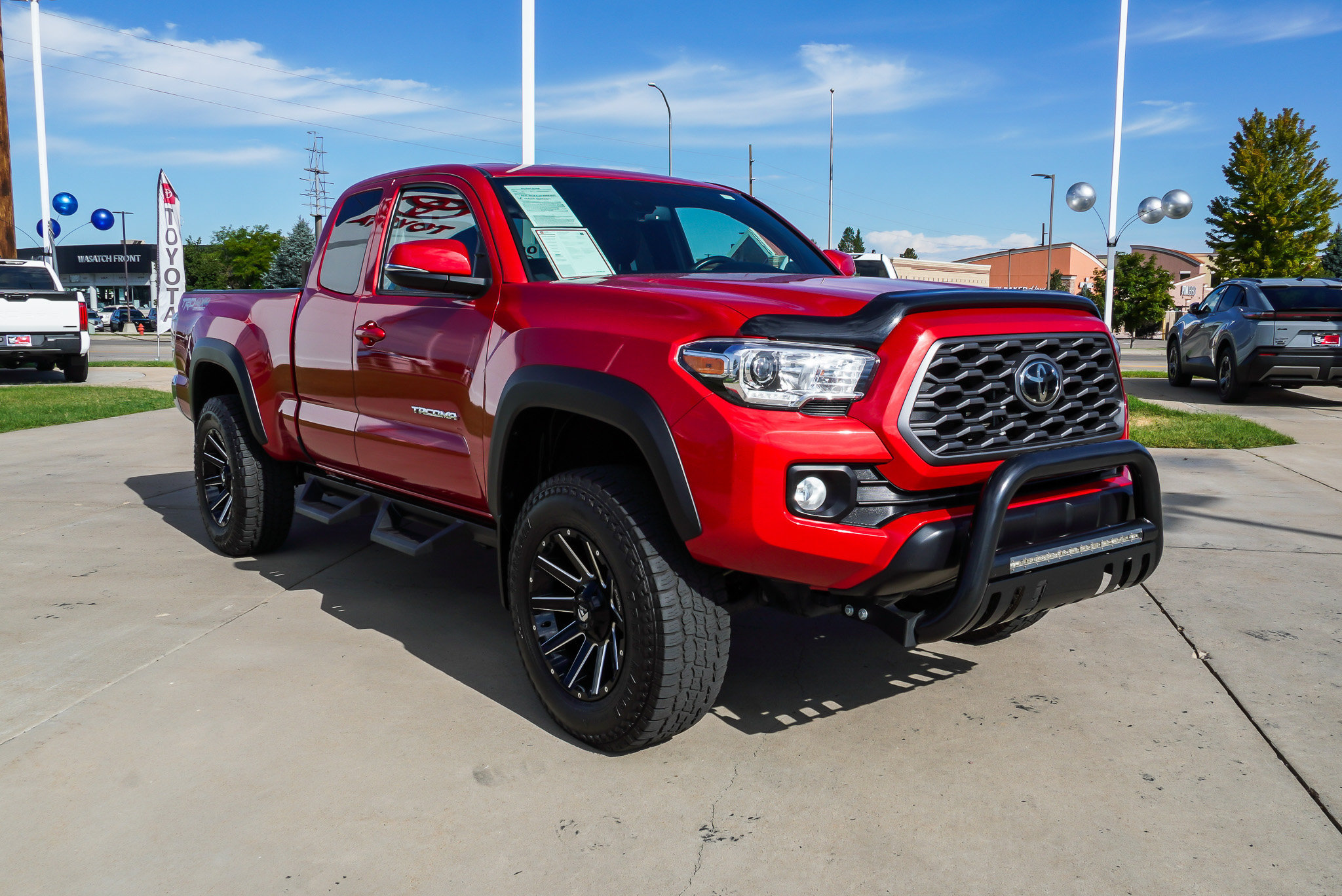 Certified 2022 Toyota Tacoma TRD Off-Road AWD/4WD image 2
