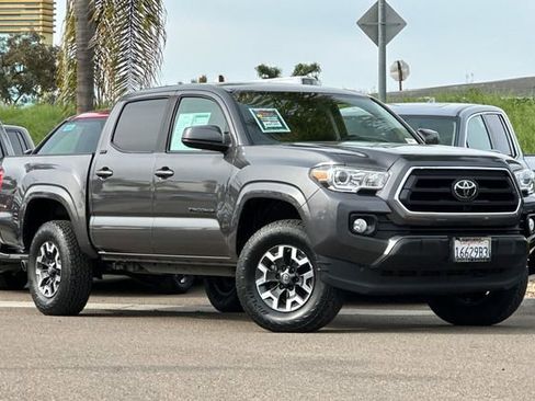 Used 2021 Toyota Tacoma SR5 w/ Blackout Package (TMS) image 3