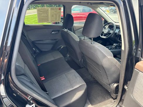 Used 2022 Nissan Rogue SV AWD/4WD image 25