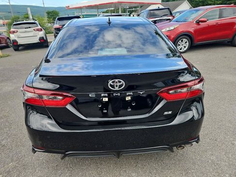 Used 2023 Toyota Camry SE FWD image 4