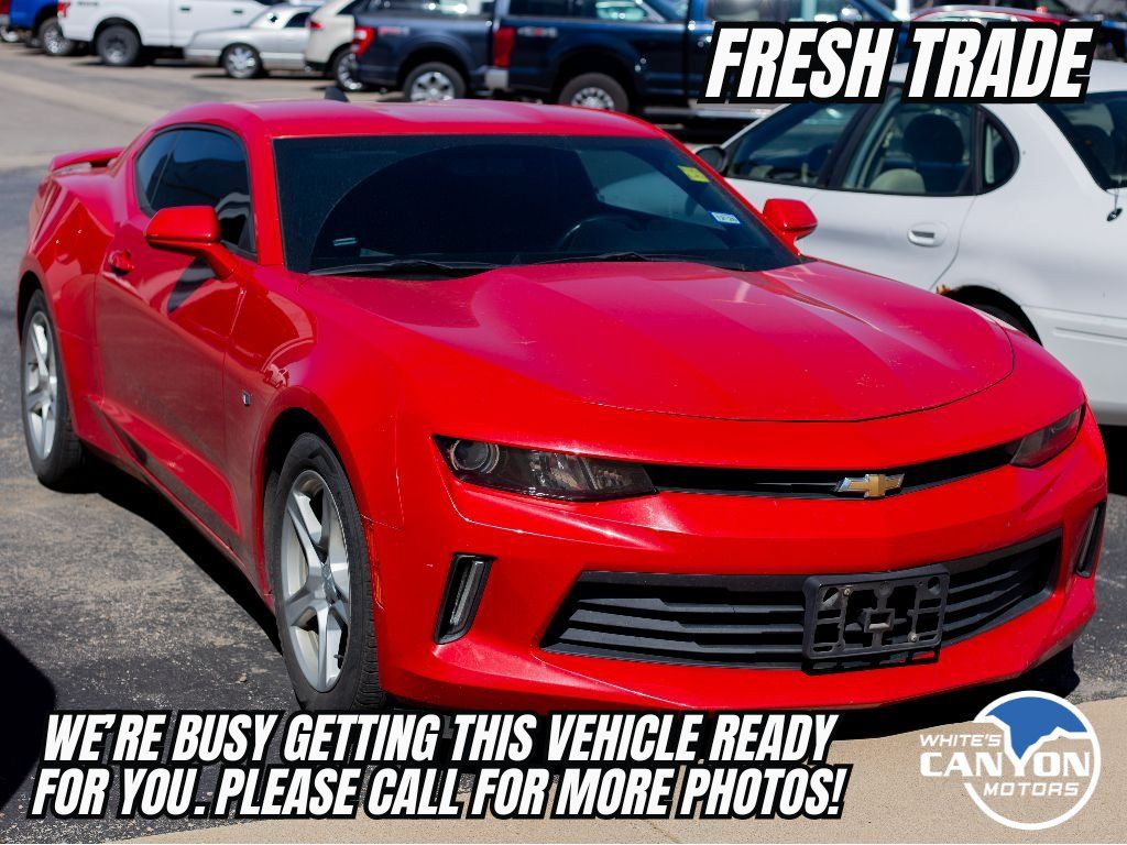 Used 2017 Chevrolet Camaro LT RWD image 5