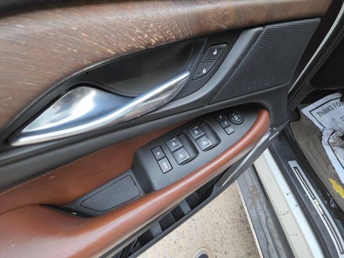 Used 2015 Cadillac Escalade Premium AWD/4WD image 10