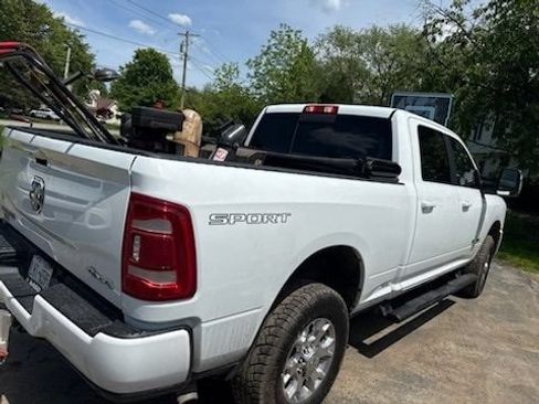 Used 2023 RAM 2500 Laramie AWD/4WD image 5