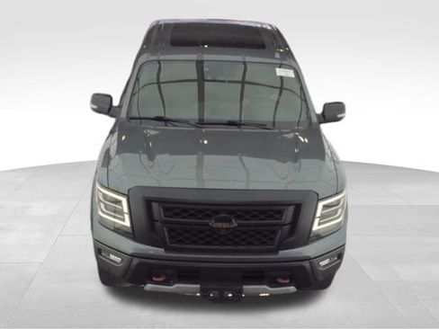 Used 2021 Nissan Titan PRO-4X w/ Pro-4x Convenience Package image 3