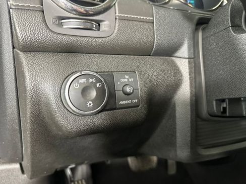 Used 2017 Buick Enclave Leather image 19