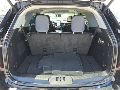Used 2023 Ford Explorer Limited w/ Limited Technology Package AWD/4WD image 17