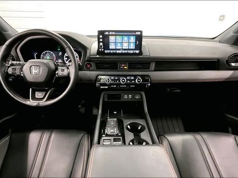 Used 2023 Honda Pilot TrailSport image 15