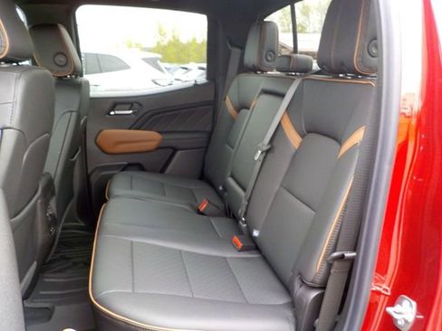 New 2026 GMC Canyon AT4 w/ AT4 Premium Package AWD/4WD image 18