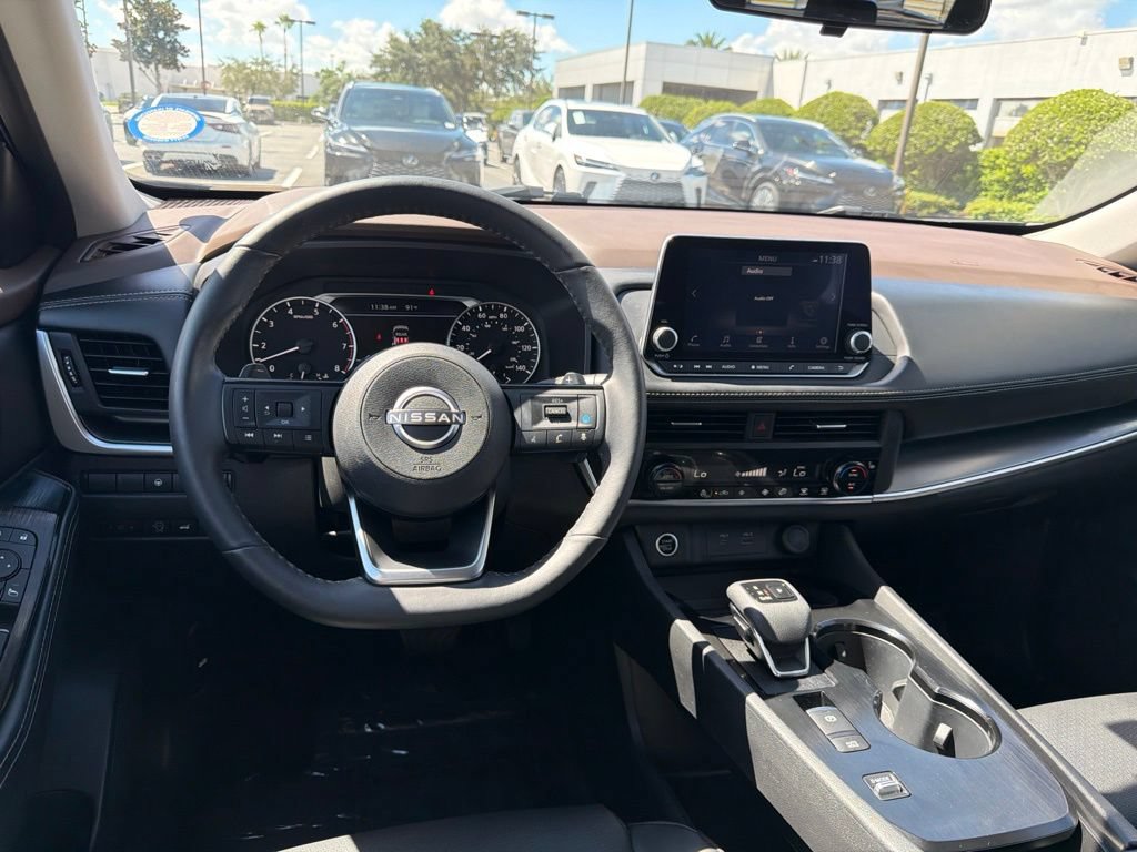Used 2023 Nissan Rogue SV w/ SV Premium B Package FWD image 15