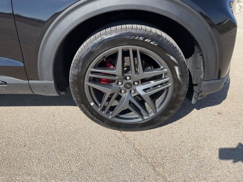 Used 2025 Ford Explorer ST-Line w/ ST-Line Street Pack image 36