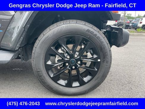 Certified 2025 Jeep Wrangler Unlimited Sahara AWD/4WD image 9