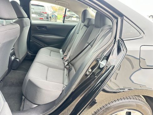 Used 2025 Toyota Corolla LE image 37