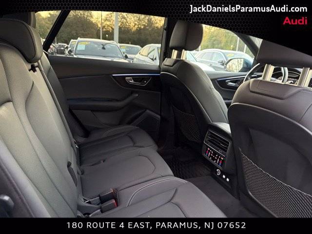 Used 2019 Audi Q8 Premium Plus w/ Premium Plus AWD/4WD image 17