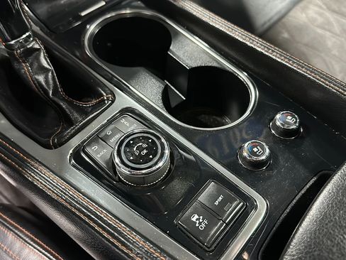 Used 2019 Nissan Maxima SR w/ Premium Package image 24