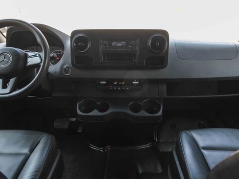 Used 2024 Mercedes-Benz Sprinter 2500 image 13