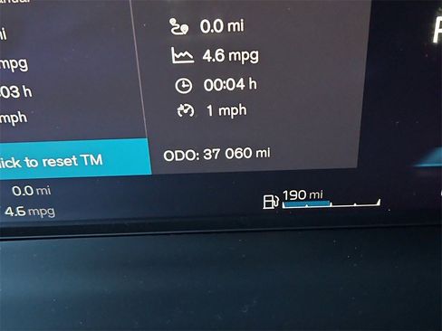 Used 2022 Volvo XC60 B5 Momentum image 13