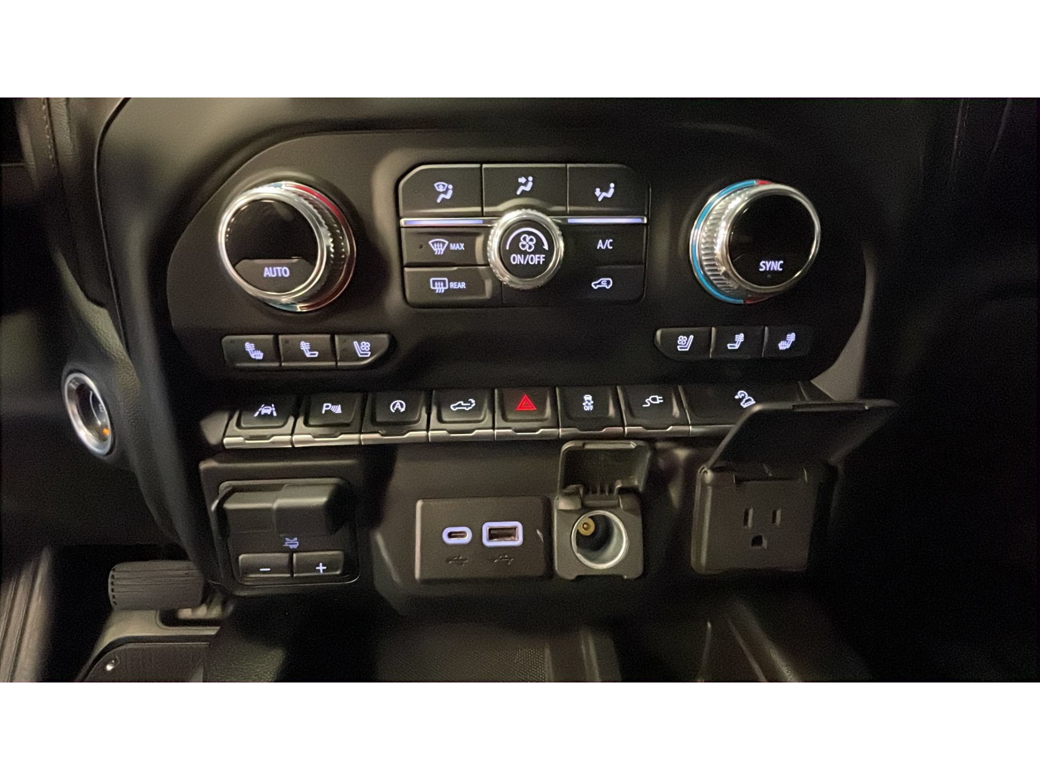 Used 2021 GMC Sierra 1500 AT4 w/ AT4 Premium Package AWD/4WD image 13