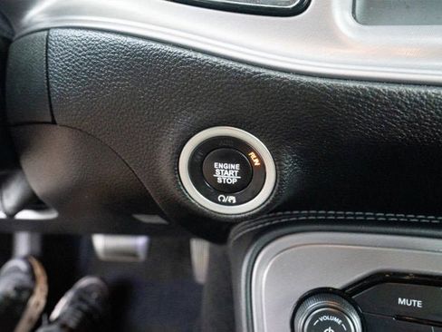 Used 2023 Dodge Challenger SXT image 18