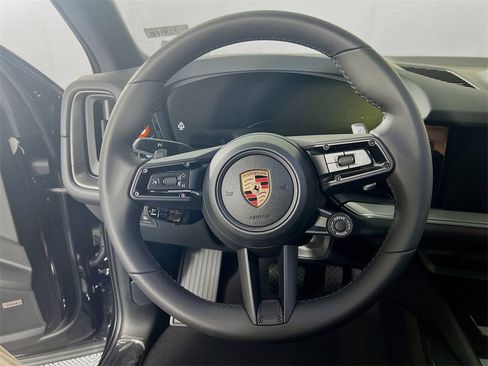 New 2026 Porsche Cayenne Base image 12