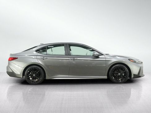 Used 2025 Toyota Camry SE FWD image 6
