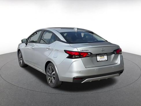 Used 2025 Nissan Versa SV FWD image 8