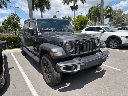 Used 2025 Jeep Gladiator Sport AWD/4WD image 3