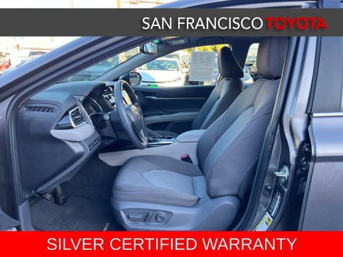 Certified 2018 Toyota Camry LE image 11