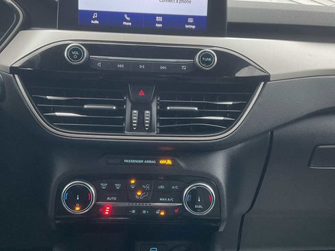 Used 2022 Ford Escape SE w/ Convenience Package image 24