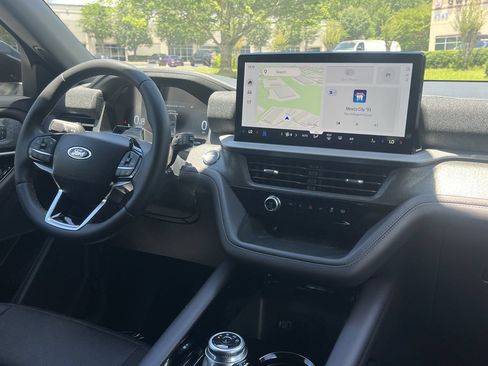 New 2026 Ford Explorer Platinum RWD image 3