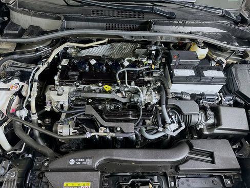 Certified 2025 Toyota Corolla Cross XLE FWD image 29