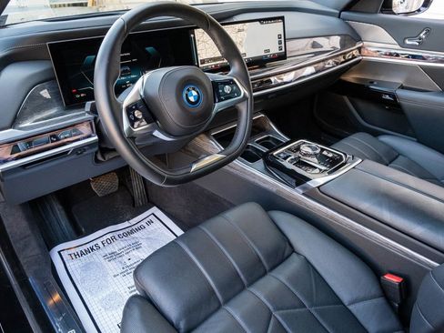 Used 2024 BMW i7 eDrive50 image 16