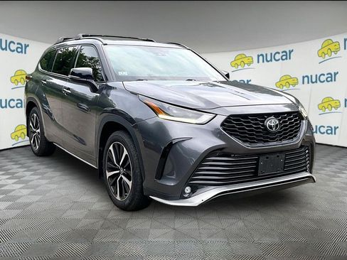 Used 2022 Toyota Highlander XSE AWD/4WD image 1