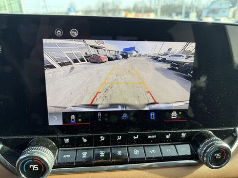 Used 2023 GMC Canyon AT4 w/ AT4 Premium Package image 13