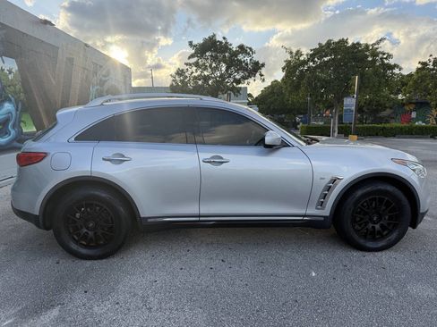 Used 2017 INFINITI QX70 2WD w/ Premium Package image 5