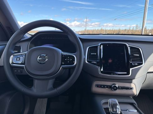 Used 2024 Volvo XC90 T8 Ultimate w/ Protection Package Premier image 9