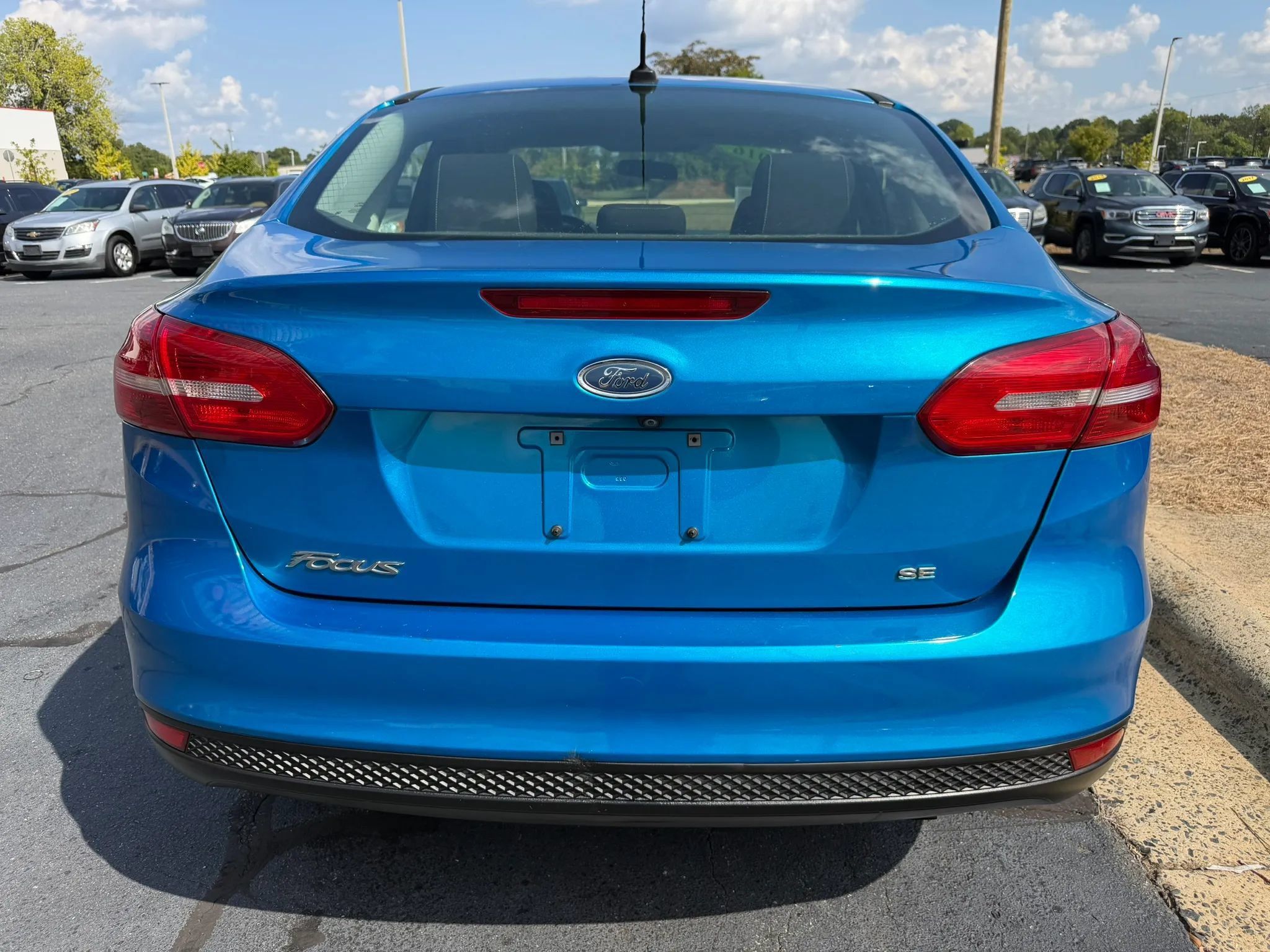 Used 2016 Ford Focus SE w/ SE Cold Weather Package FWD image 6